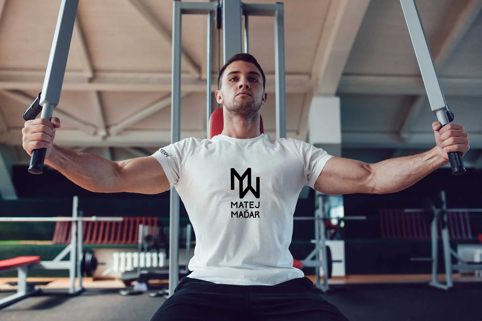 Logo pre fitness trénera